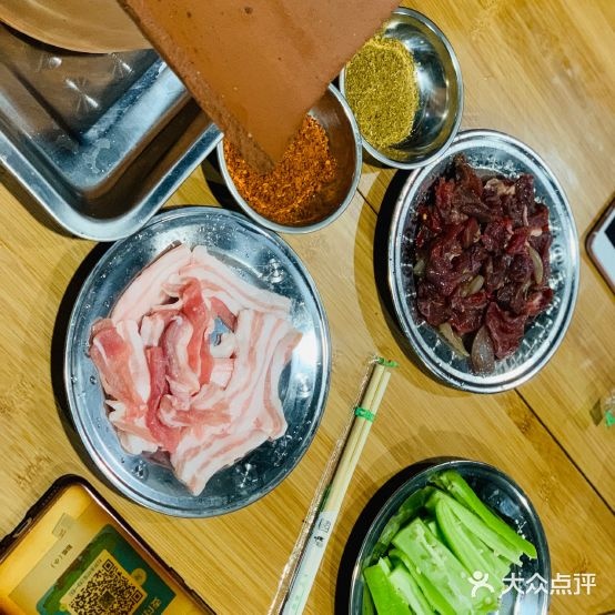 慧姐瓦片靠肉碳锅(楚街南门店)
