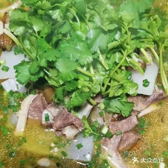 豪宸牛肉鲜肉火锅干锅炖锅