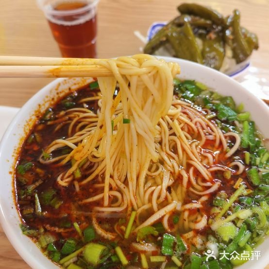 街头一碗面