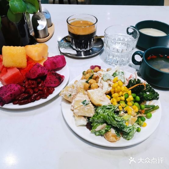 BLT Plus美氏西餐厅(朝阳大悦城店)