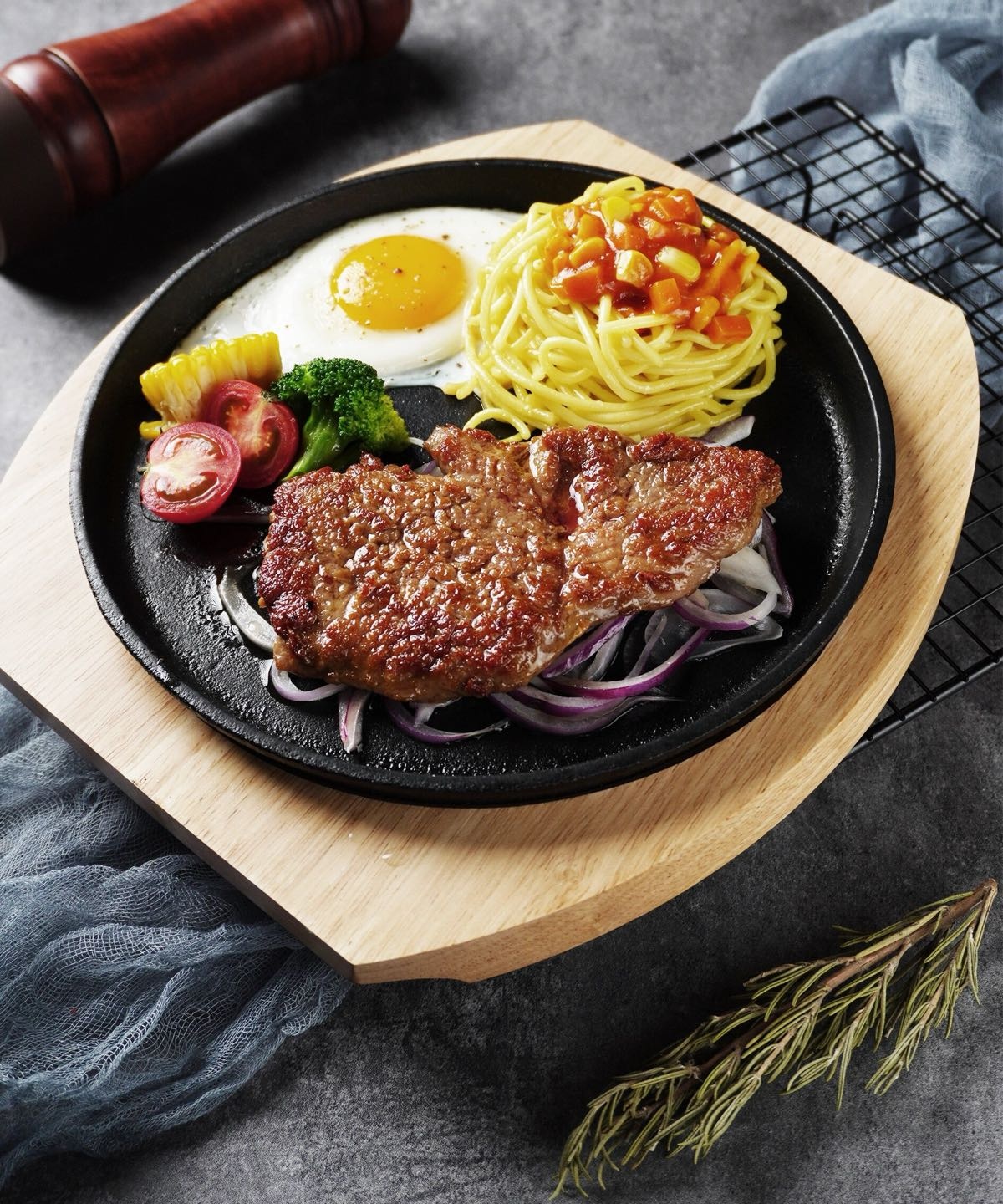 魏小犇街头牛排店(阳光大厦店)