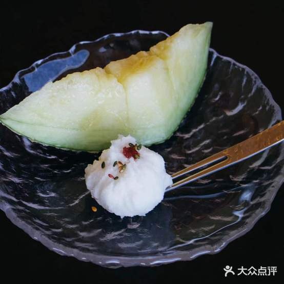 华觐斐疹鮨料理
