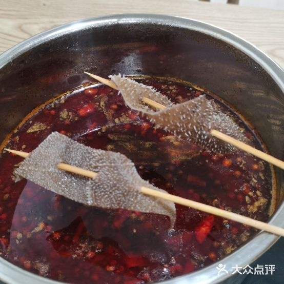 瑟鳍渝辣鸣·川麻辣香锅·串串火锅