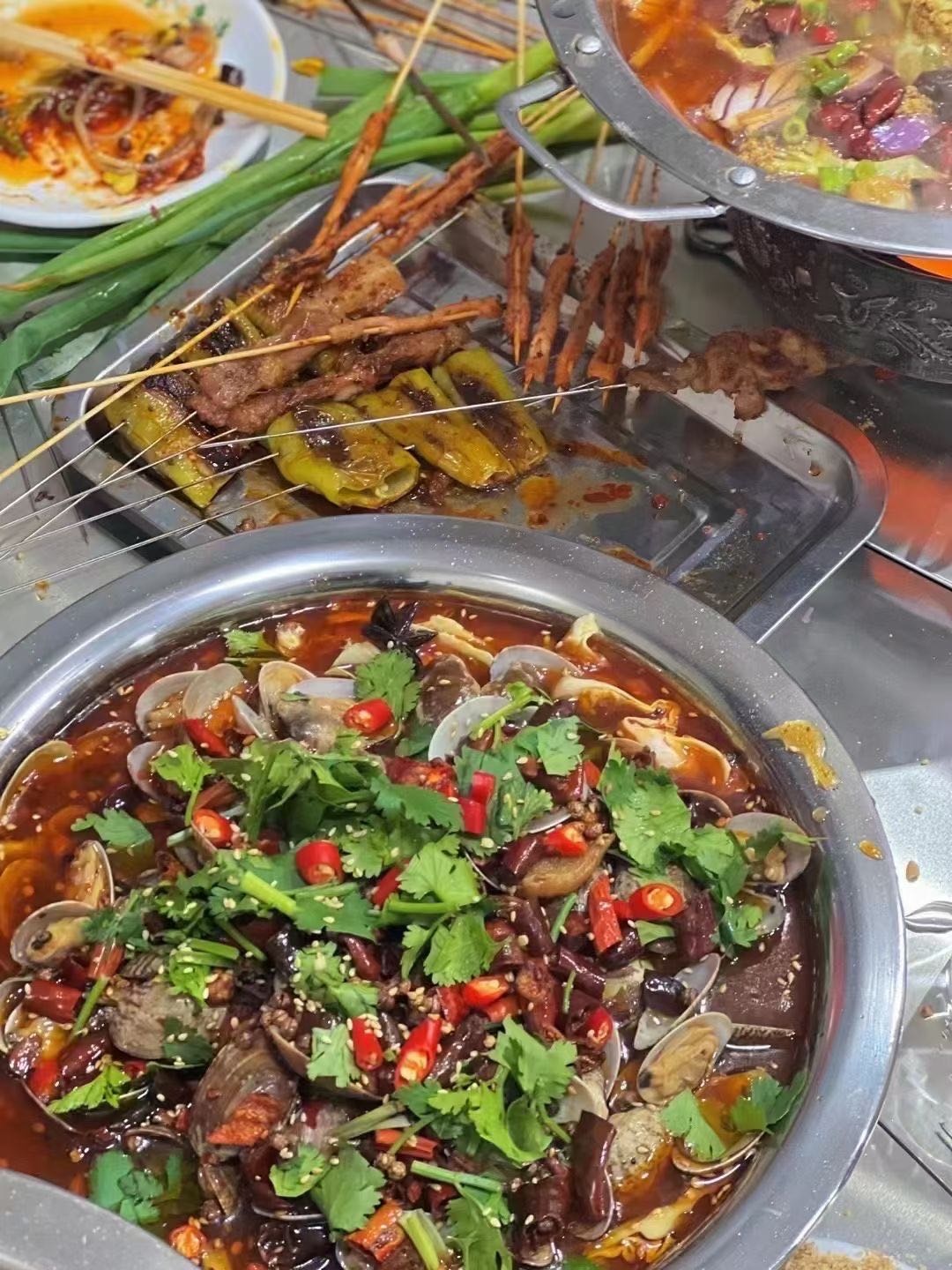 巡悦蝙珑记烧烤