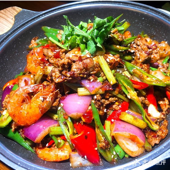 伟业鲜美食馆