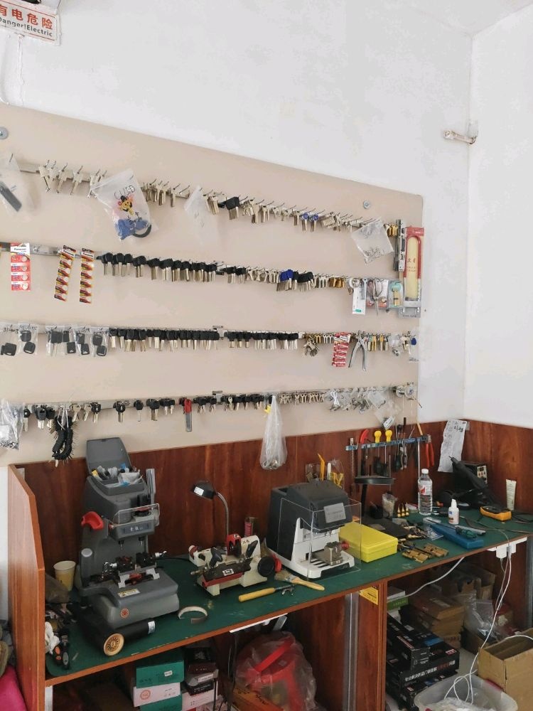 巧匠开锁指纹锁配汽车钥匙