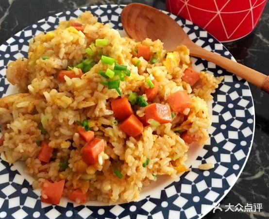 四川麻辣烫蛋炒饭观