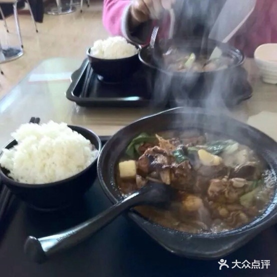 会昌县佰味黄焖鸡米饭(云麾路店)