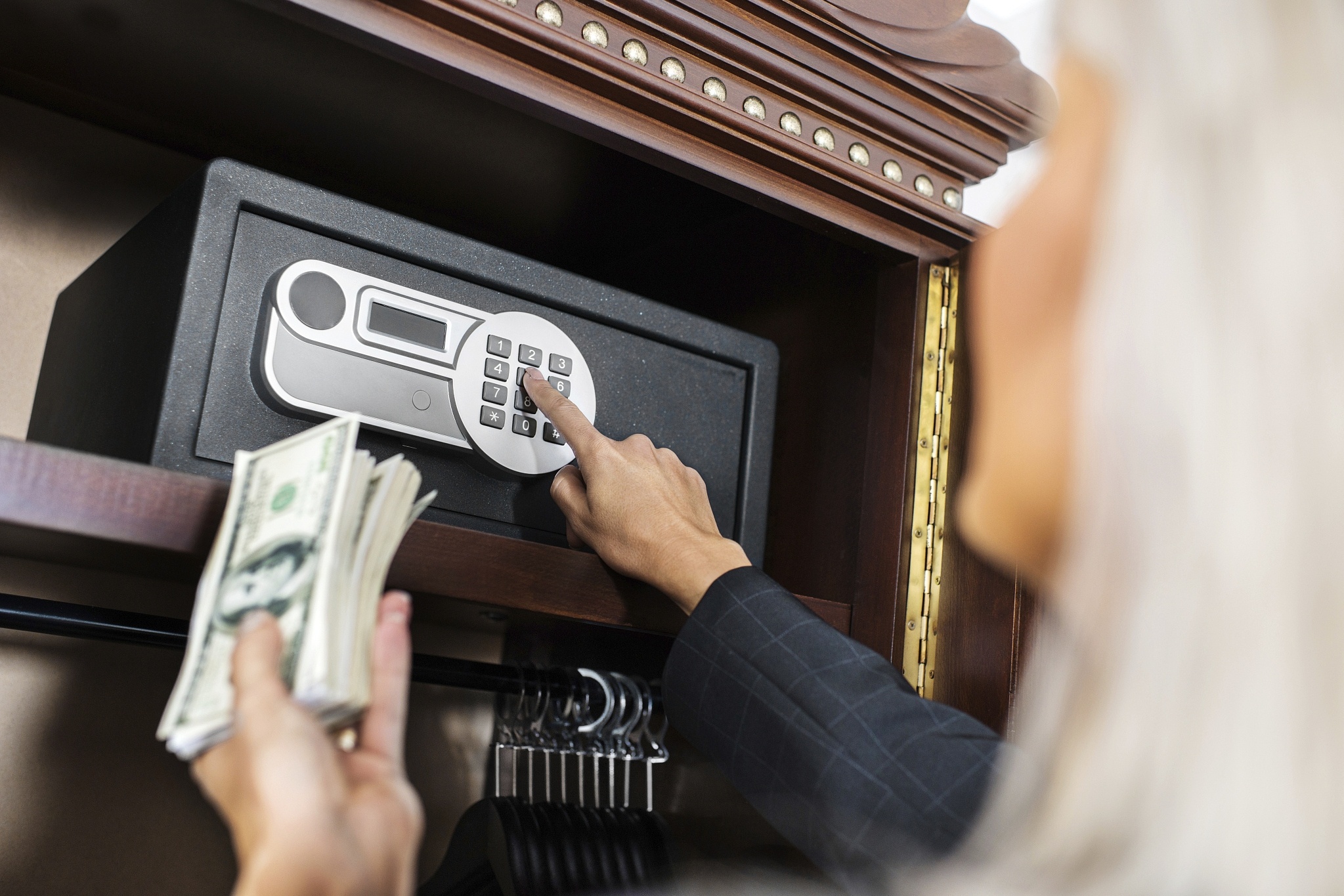 七兄弟玉匠开锁换锁智能锁