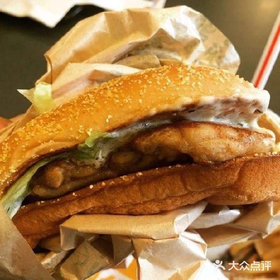 狂牛界纯手工牛肉汉堡(崇左店)