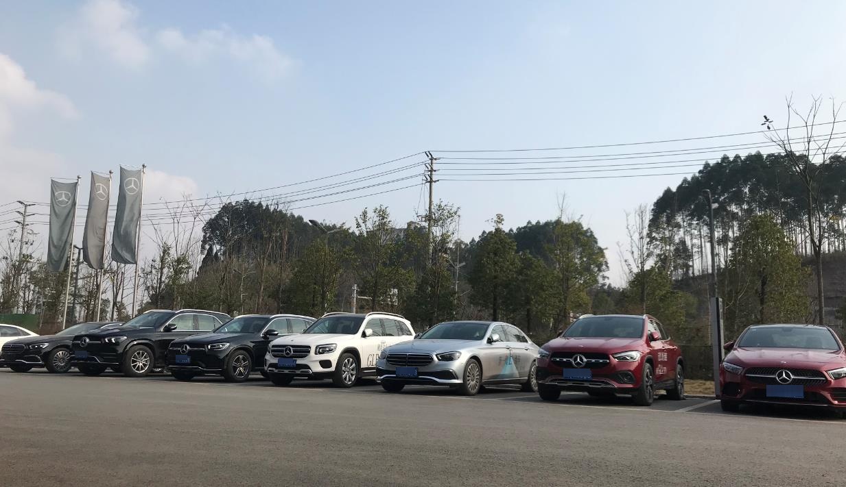 内江华星锦业奔驰4S店