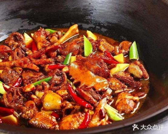 东北炕头支铁锅炖(第109分店)