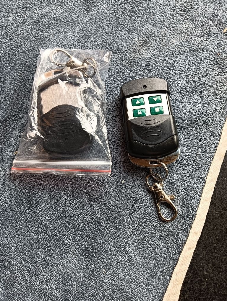 配遥控器·门禁卡·汽车钥匙·换电池·锁具