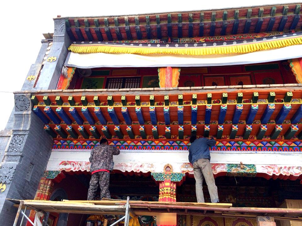 乌兰县茶卡寺院