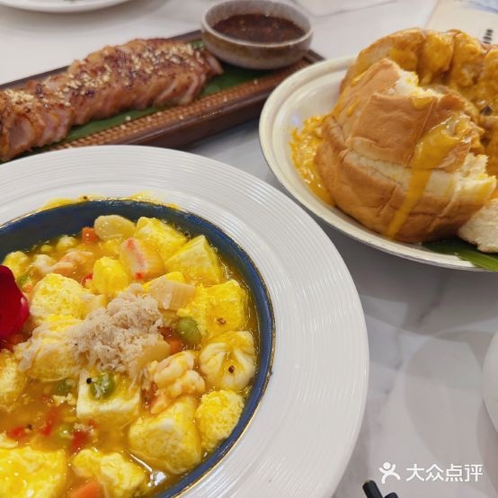 迁锦泰观垣荟(青岛新城吾悦广场店)