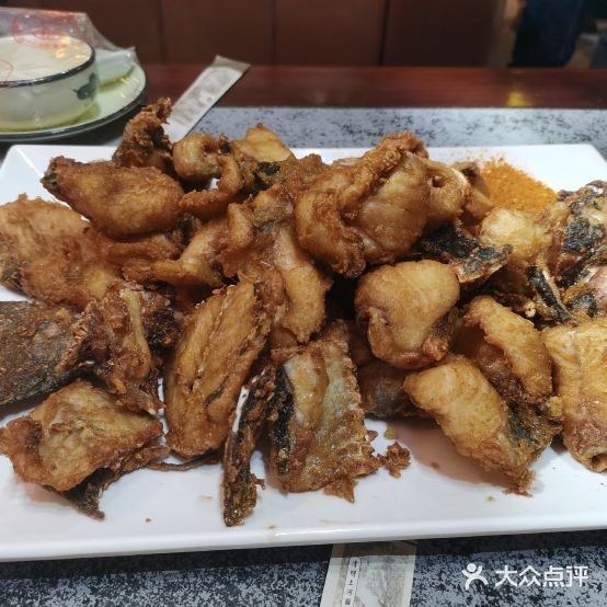 八次方巴乡石锅鱼·金海湖水库活鱼(谷丰东路店)