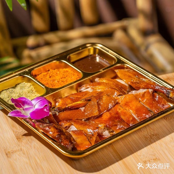 甩堂牛肉黑火锅店(金街店)