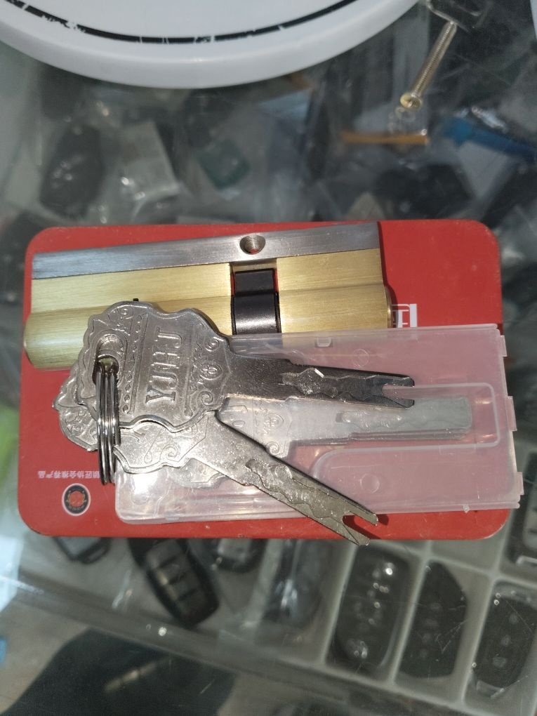 成鑫汽车钥匙指纹锁开锁