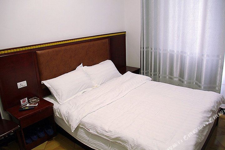 海悦轻奢九点(高新万达店)