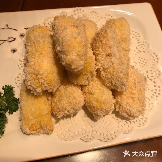 娜日罕蒙餐文文化宫