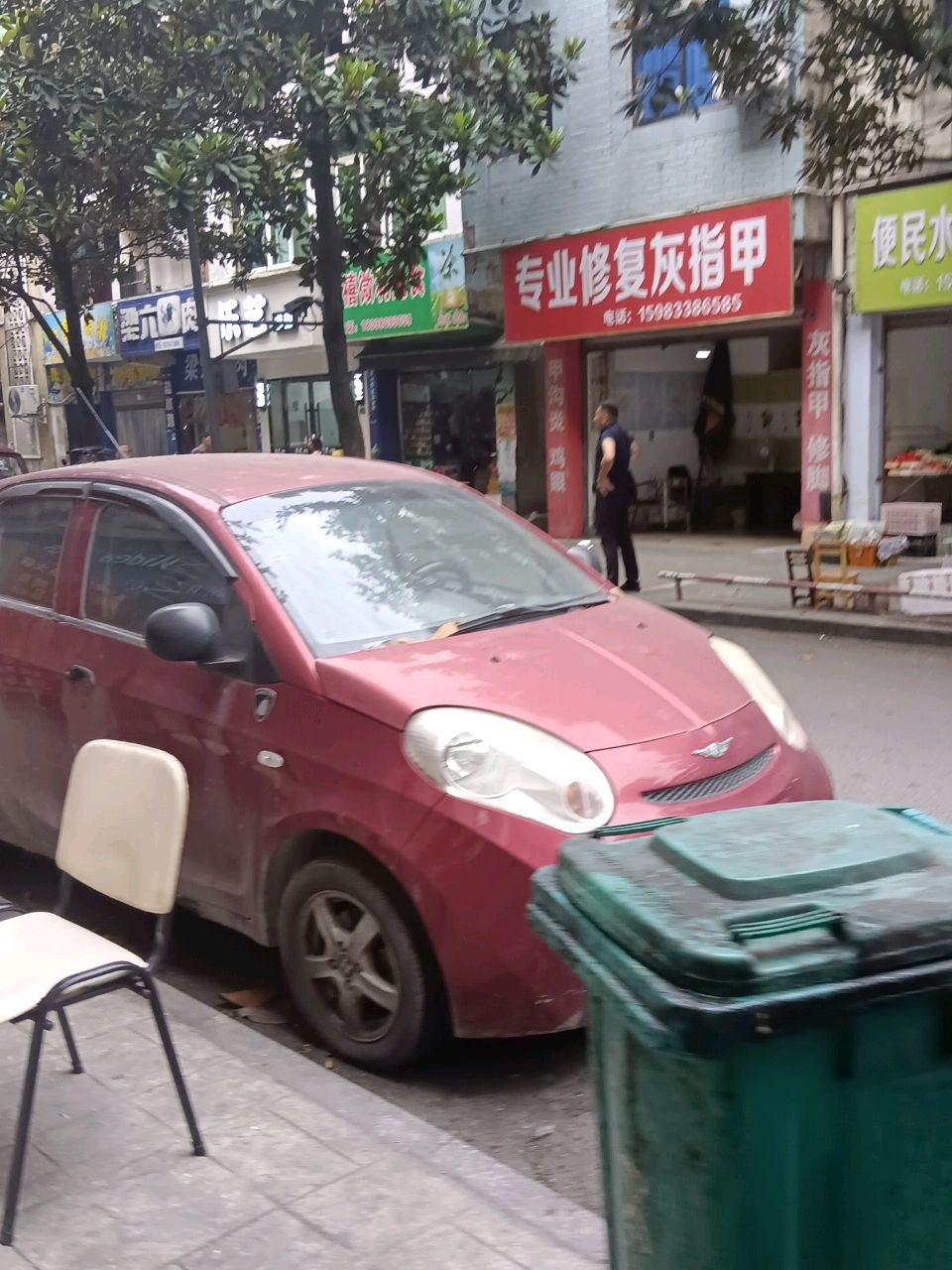 专业修复灰指甲