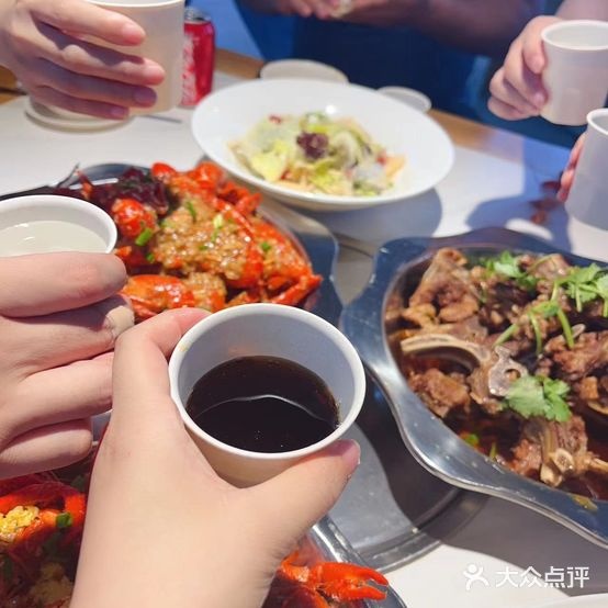 大傲龙虾烧烤火锅