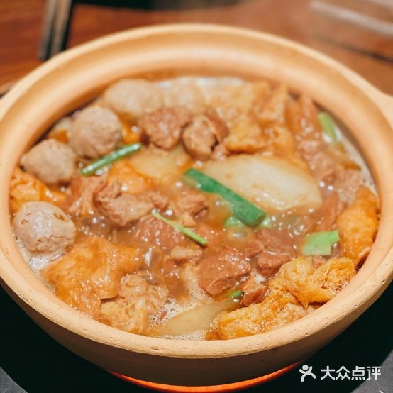 西关老阿婆·牛腩牛杂煲(布吉万象汇店)