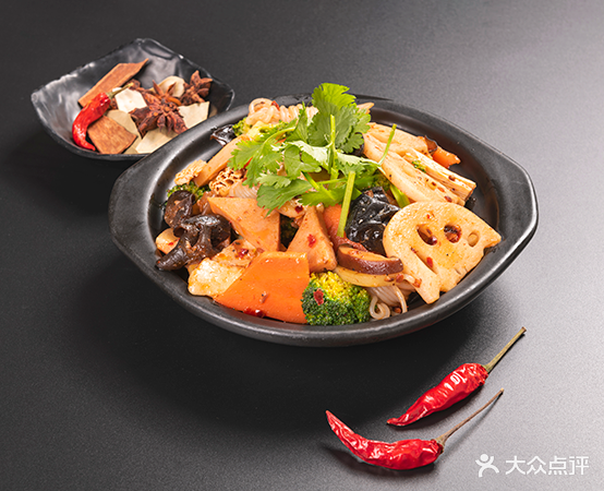 辣奴麻辣香锅烤全鱼(步行街店)
