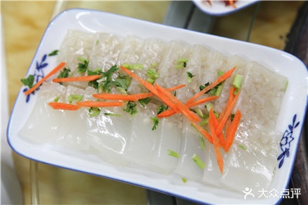增膳府东北大锅炖鱼村(平鲁总店)