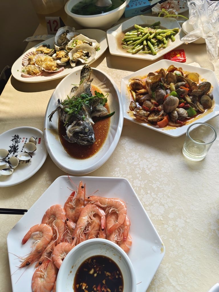 海浪朵朵海鲜美食(侨港店)环境