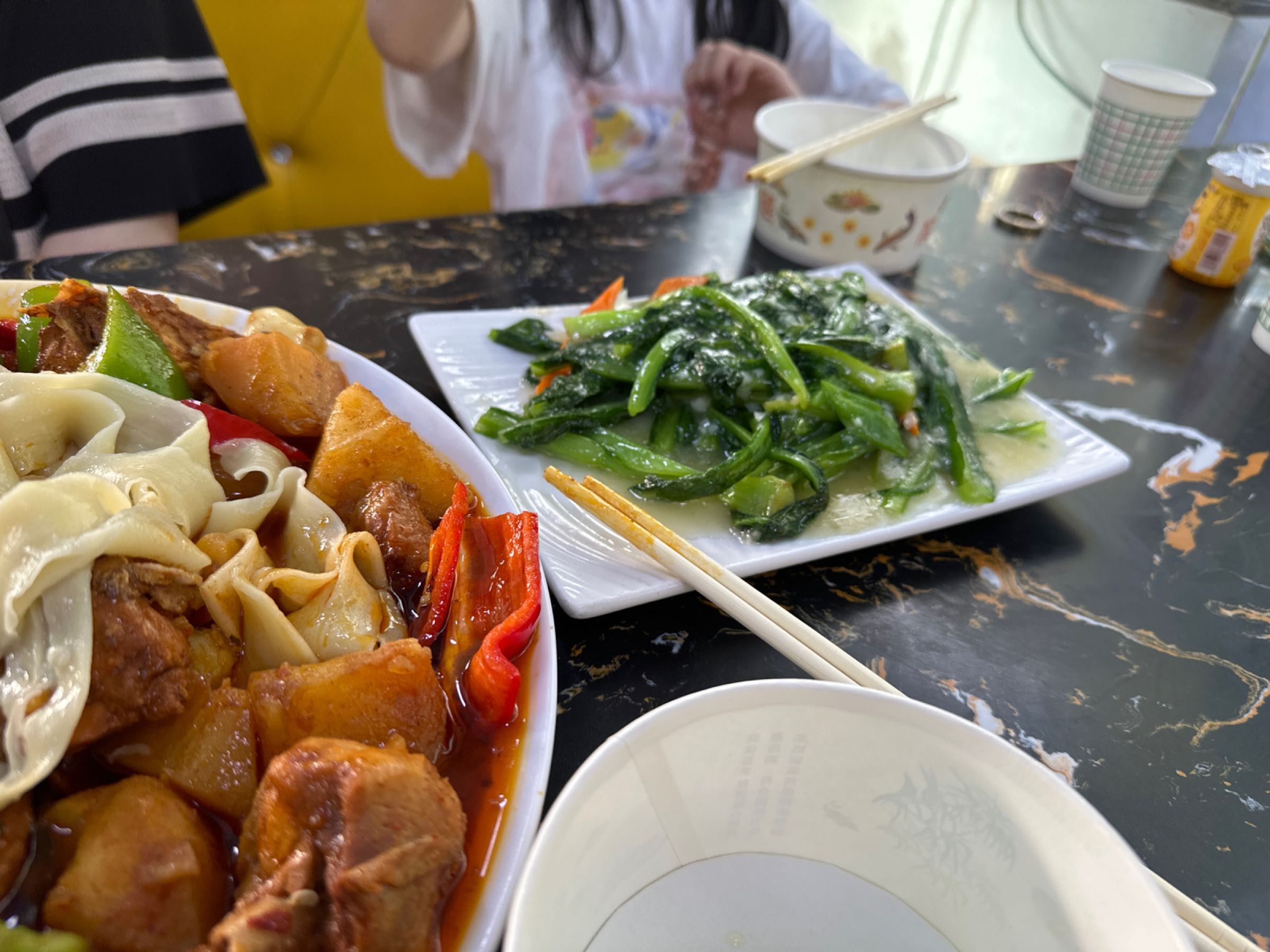 阿斯玛炕锅美食城