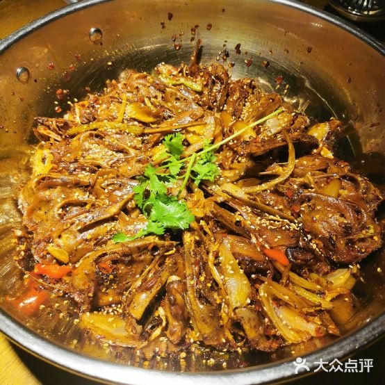 一品渝香干锅鸭头顺水鱼庄馆(海亚金域湾二店)