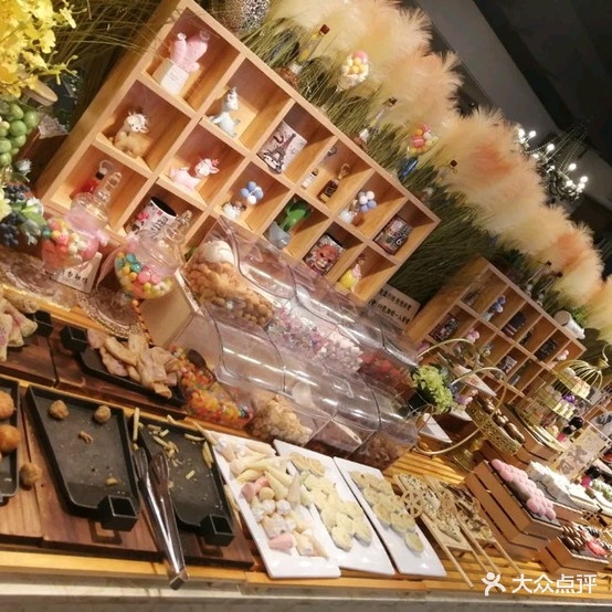 皇室经典鲜牛肉火锅自助餐厅(北流店)