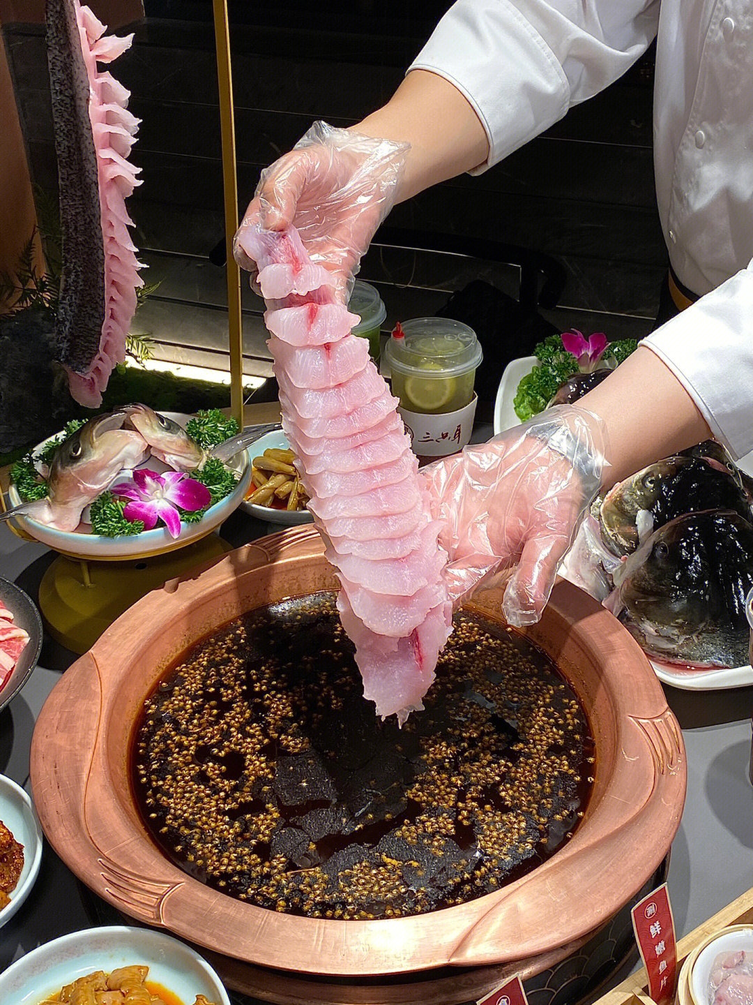 老顾客冷锅鱼(中和店)