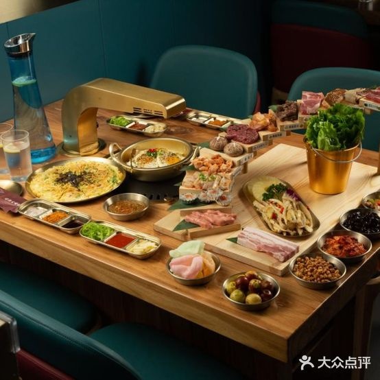 三两酉酉烤肉·烤鳗鱼公社南(鲁商中心店)