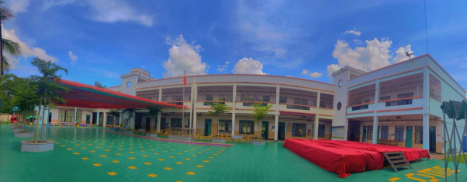 临高县龙波中心幼儿园