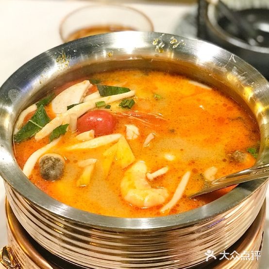 越小品·越难餐厅(花城汇店)