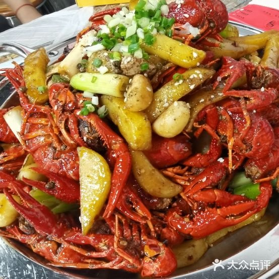 鼎红虾王(万科大都会店)