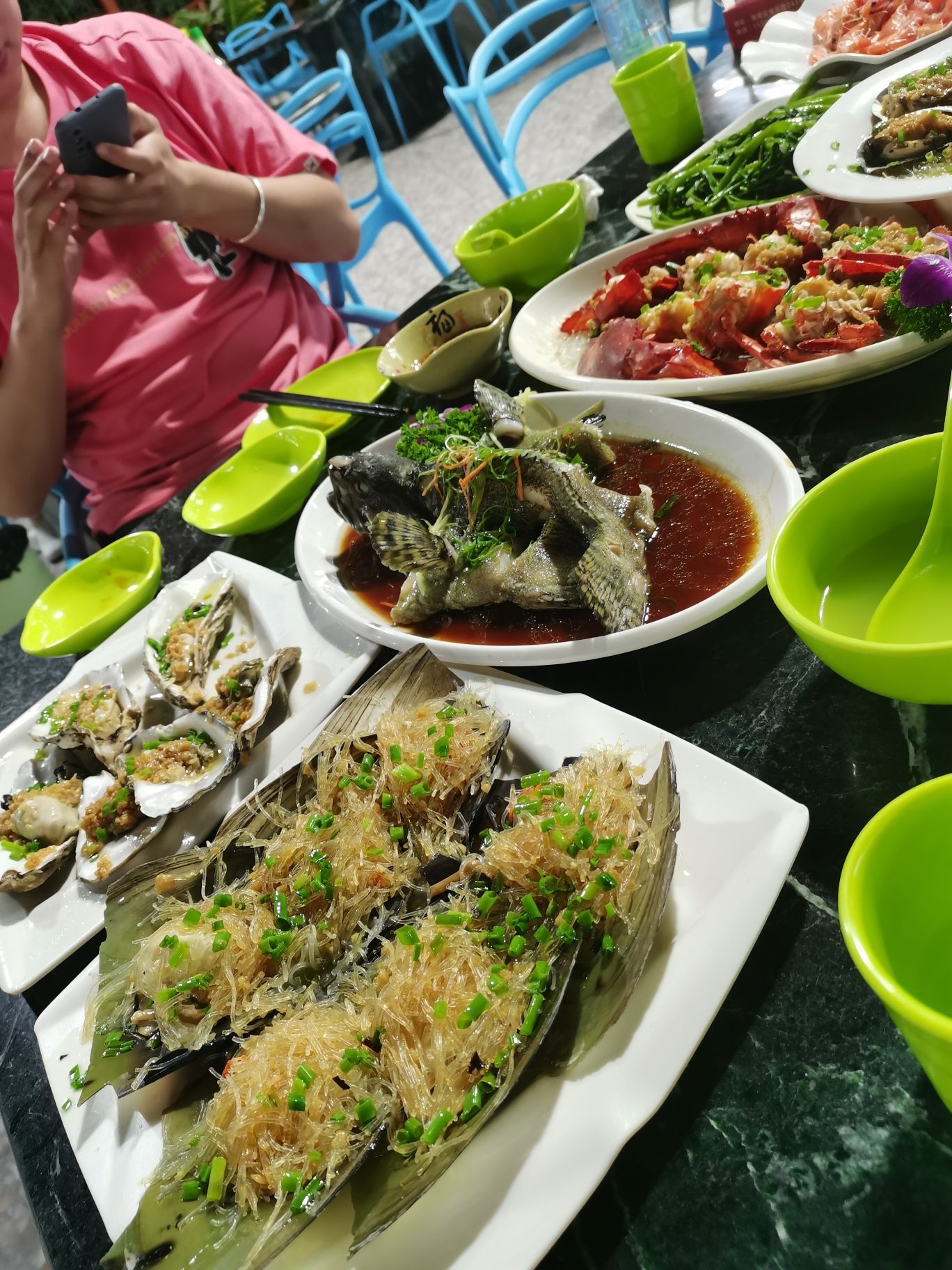 回新村海鲜大排档