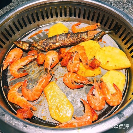 深海派对海鲜烤肉自住(金鹰店)
