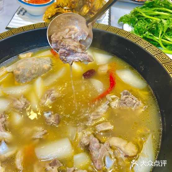 清真牡羊原铁锅羊肉