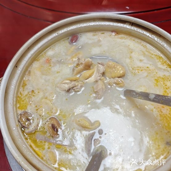 百色金记猪肚鸡(沙滩公园店)