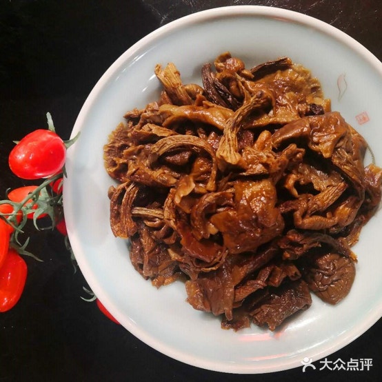 盖家大院东北铁锅炖(锦泰公馆店)