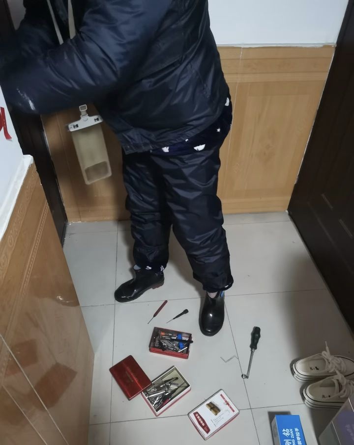 老兵开锁配钥匙缝衣服南站店