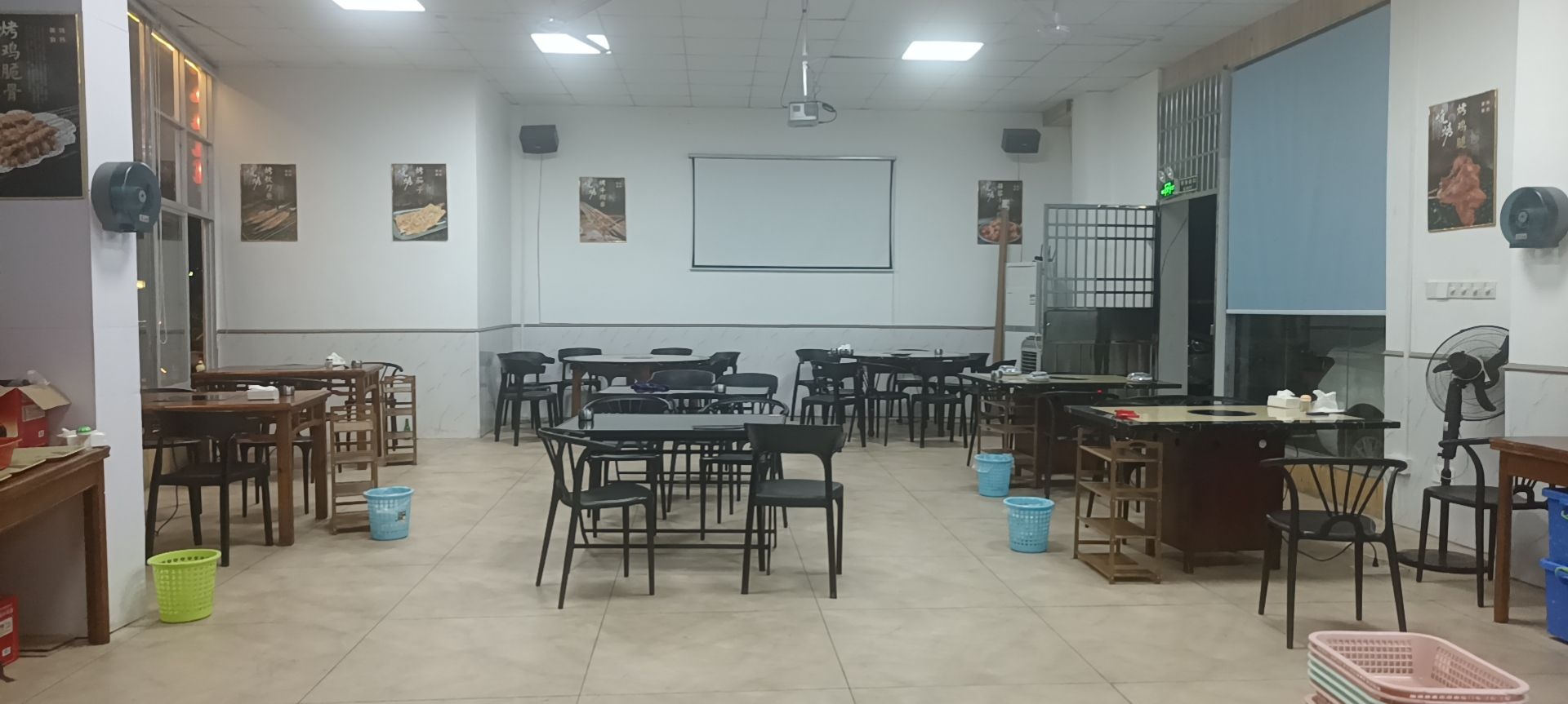 掌大柜鼗莩阮烧烤店