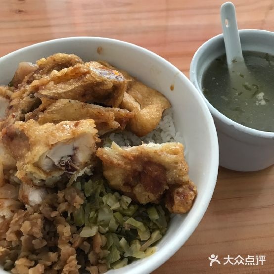 仁港猪猪脚饭