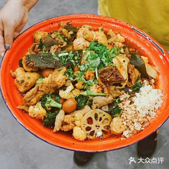 一碗火锅称盘麻辣烫
