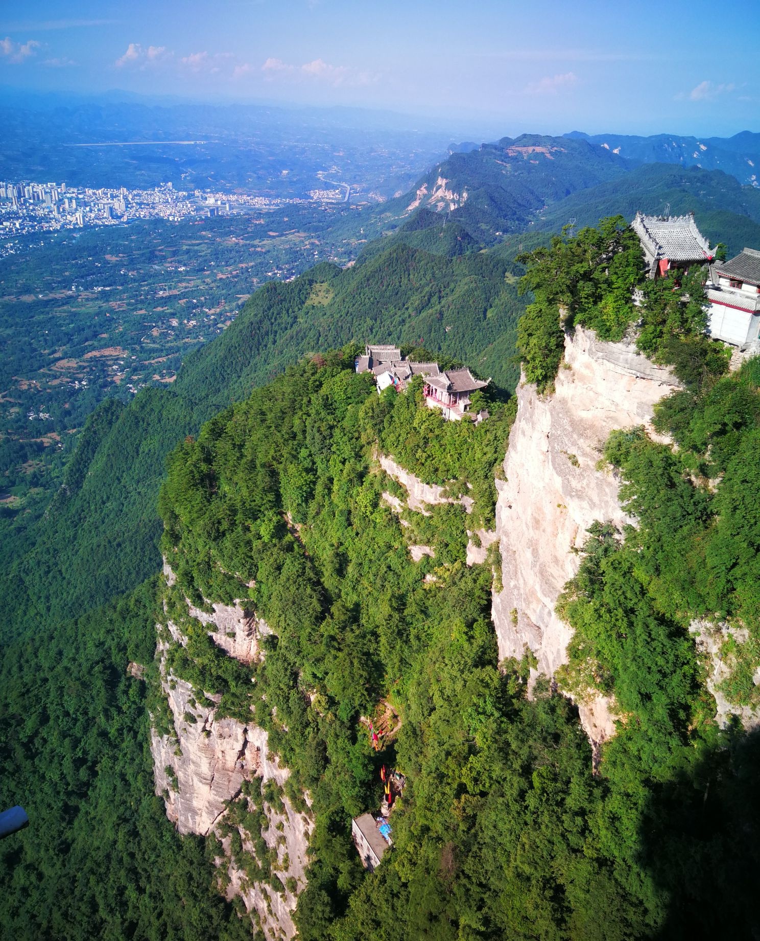 鸡峰山国家森林公园