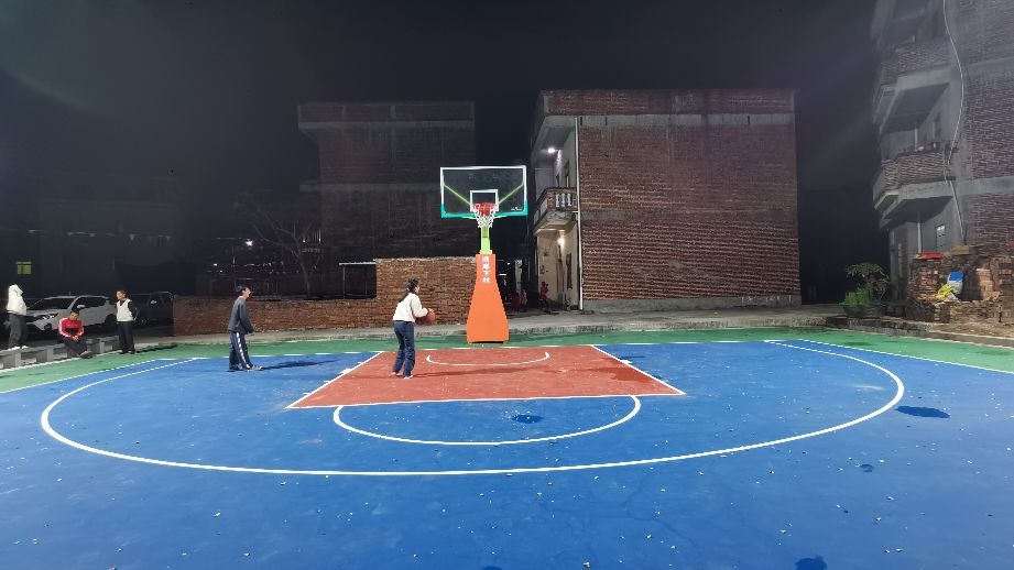 吴川市振文镇泗岸下村球场