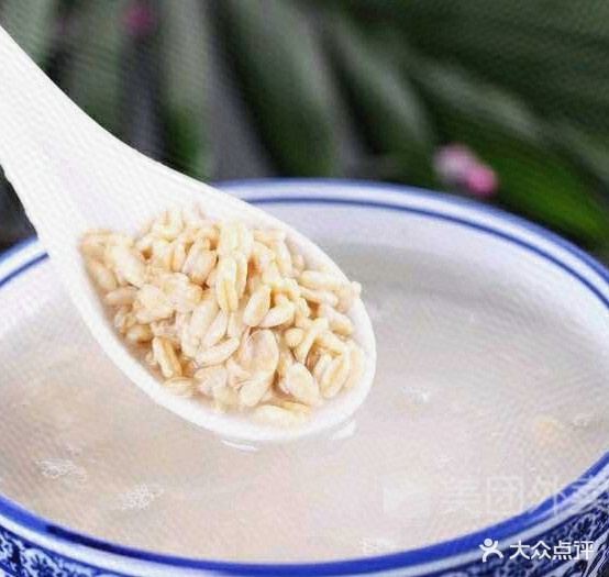 百草香黄焖鸡米饭(金建巷店)